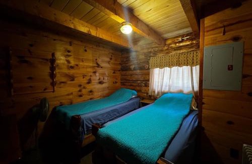 Crystal Falls House | Riverfront Cabin 9