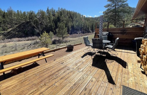 Deckers Cabin | Riverfront Cabin. Located on the "Gold Medal" waters, of the South Platte River