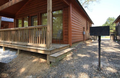 Swinging Bridge Village Cabin | Riverfront Cabin, perfect for a family vacation