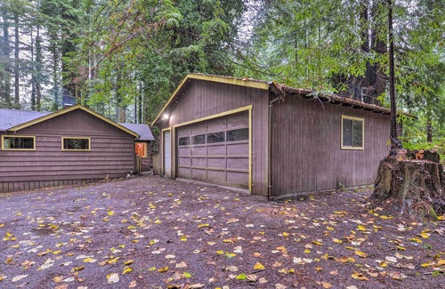 Carlotta Cabin | Riverfront Carlotta Cabin Near Great Hiking Trails