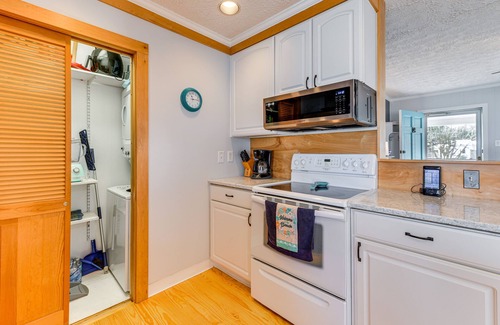 Colonial Beach House | Riverfront Colonial Beach Home w/Private Beach!
