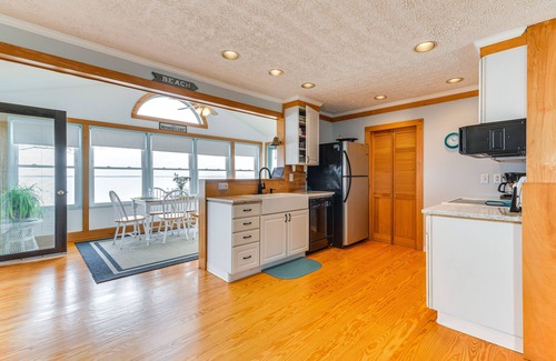 Colonial Beach House | Riverfront Colonial Beach Home w/Private Beach!