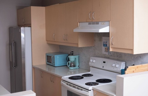 Sunnyside House | Riverfront Comfort: Basement Room for Rent