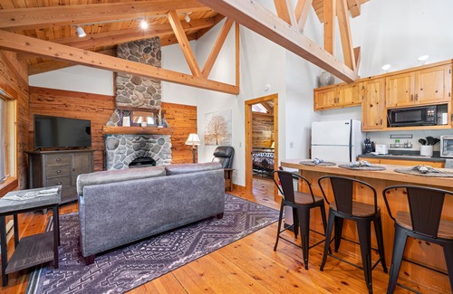 Sloat House | Riverfront, dog-friendly, side-by-side cabins on 200 acres with fishing ponds