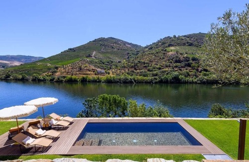Cotas Villa | Riverfront Douro Villa With Pool in Wine Region