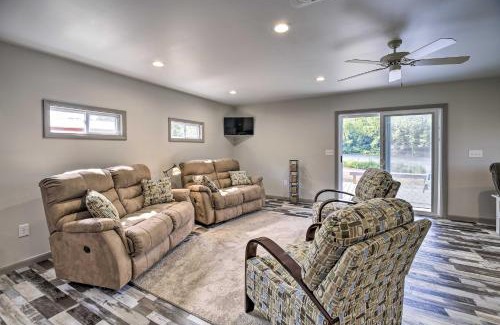 Elizabethton House | Riverfront Elizabethton Detached Studio with Grill