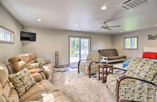 Elizabethton House | Riverfront Elizabethton Detached Studio with Grill