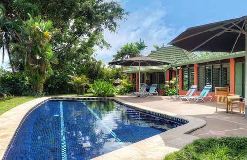 Pacific Harbour Villa | Riverfront estate, walking distance to everything, free WIFI, family friendly!