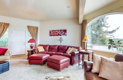 Florence House | Riverfront Estate