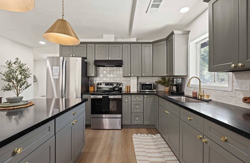 Three Rivers House | Riverfront Gateway to Sequoia NP