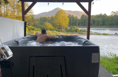 Sedro-Woolley Ski Chalet | Riverfront Getaway on the Wild and Scenic