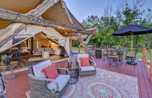 Marble Falls Cabin | Riverfront | Glamping| Yurt | Hot Tub | Firepit | Kayaks