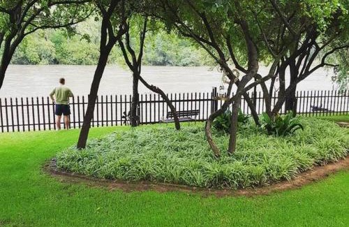 Parys House | Riverfront Golf Estate House