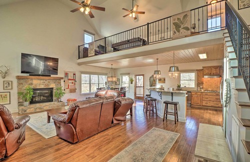 Heber Springs Cabin | Riverfront Heber Springs Home: Spacious Deck!