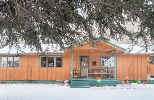 Dotsero House | Riverfront home near fishing & hiking with grill, river views, streaming, W/D