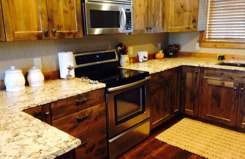 Three Rivers House | RIVERFRONT Home on the Big Deschutes, 4 miles southwest of Sunriver Resort