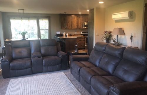 Three Rivers House | RIVERFRONT Home on the Big Deschutes, 4 miles southwest of Sunriver Resort