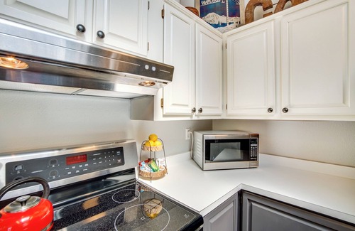Packwood House | Riverfront Home w/Deck, Near Mount Rainier!