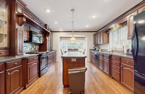 Arlington House | Riverfront house, dog-friendly, mountain views, a/c, porch, deck, gas stove, w/d