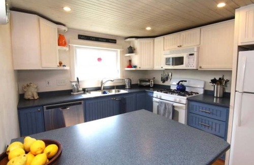 Brewer House | Riverfront House in Brewer. Perfect location for the traveling professional.