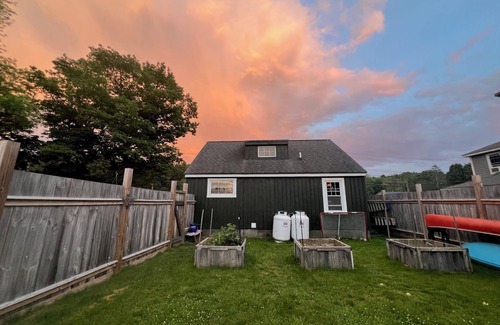Brewer House | Riverfront House in Brewer. Perfect location for the traveling professional.