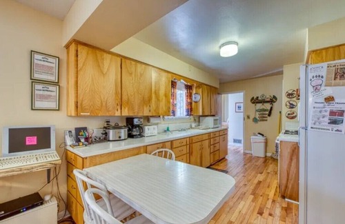 Drake House | Riverfront house on large property - Monthly rental May to September