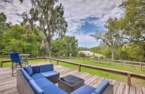 Oakhurst House | Riverfront Hunstville Home w/Deck & Yard!