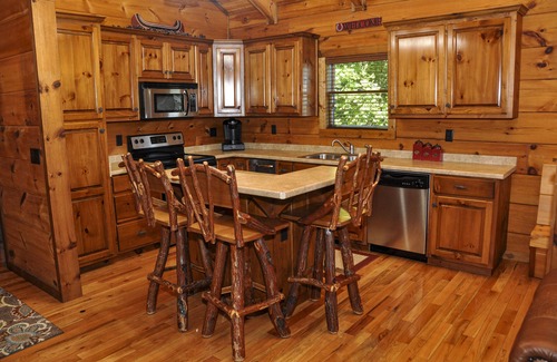 Murphy Cabin | Riverfront Lodge Wifi, Folk School, Casino, Close to Town, HOT TUB