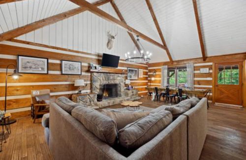 Fishers Hill House | Riverfront Log Cabin Hot Tub, Mtn Views & Hottub
