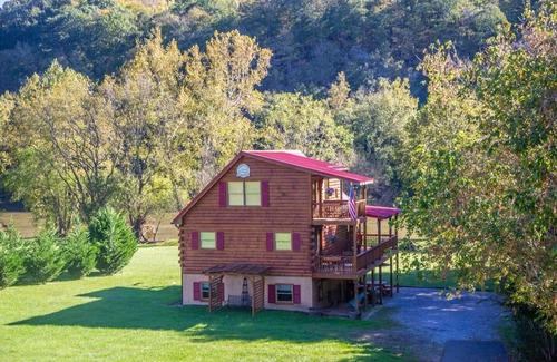 Draper Cabin | Riverfront Log Cabin/Pet Friendly/Family Fun! 3BS8