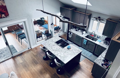 Lynn Center House | Riverfront Luxury home & wakeup with Sunrise