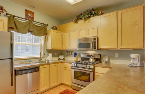 Government Camp House | Riverfront mountain townhouse with pool & hot tub, patio, & easy ski access