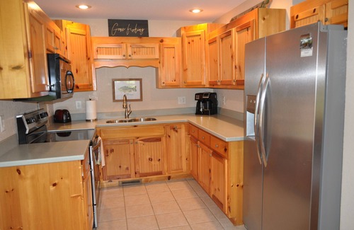 Hiawassee House | Riverfront Mountain Cabin with 2000’ of Trout River Fishing and Mountain Views