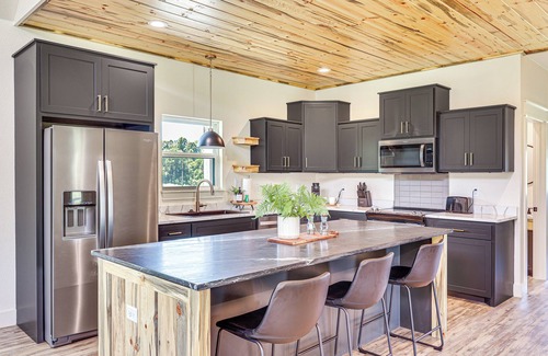 Nashville Cabin | Riverfront Murfreesboro Cabin w/Fire Pit