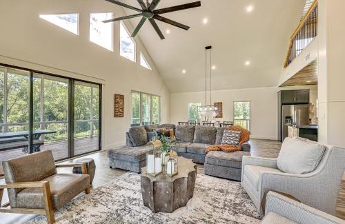 Nashville House | Riverfront Murfreesboro Cabin with Fire Pit