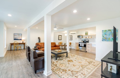 Middletown House | Riverfront Oasis with Mountain Views, close to town