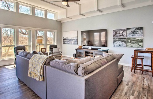 Glen Rose House | Riverfront Retreat ~ 2 Blocks to Big Rocks Park