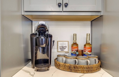 Bellaire House | Riverfront Retreat/Hot Tub/Short Walk to Downtown