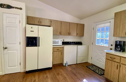 Bryson City Cabin | RIVERFRONT Retreat with HOT TUB on Nantahala River