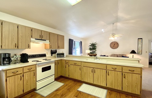 Bryson City Cabin | RIVERFRONT Retreat with HOT TUB on Nantahala River