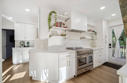 Port Tobacco Ski Chalet | Riverfront Retreat-HotTubIDock|Fenced YardINear DC