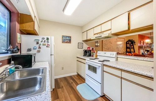 Castle Hayne Condo | Riverfront Retreat with Gorgeous View