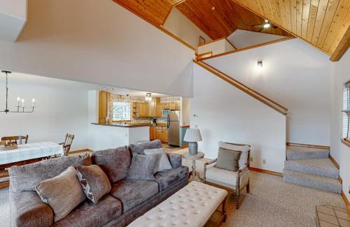 Sandpoint House | Riverfront Retreat