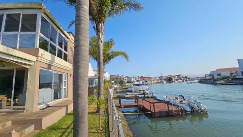 Port Owen Villa | Riverfront Retreat