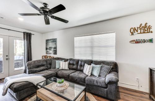 Royal House | Riverfront Royal Home with Hot Tub and Fire Pits!