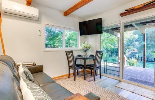 Sandy Apartment | Riverfront Sandy Retreat, Fish and Kayak On-Site
