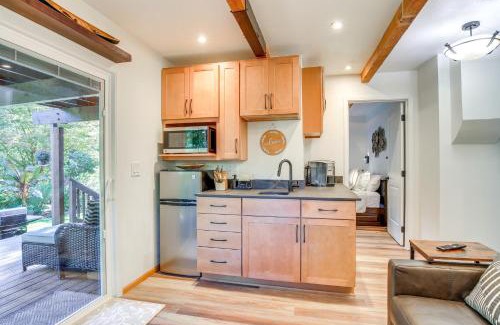 Sandy Apartment | Riverfront Sandy Retreat, Fish and Kayak On-Site