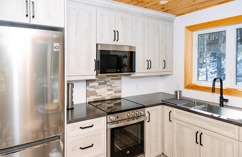 Haliburton Cottage | Riverfront Serenity ion Drag