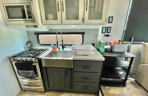 Buchanan County House | Riverfront Tiny Home 3 bed w/Privacy and a View!