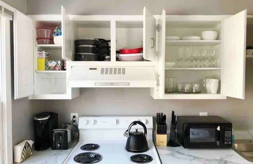 Yorkville House | Riverfront Townhome in Downtown Yorkville